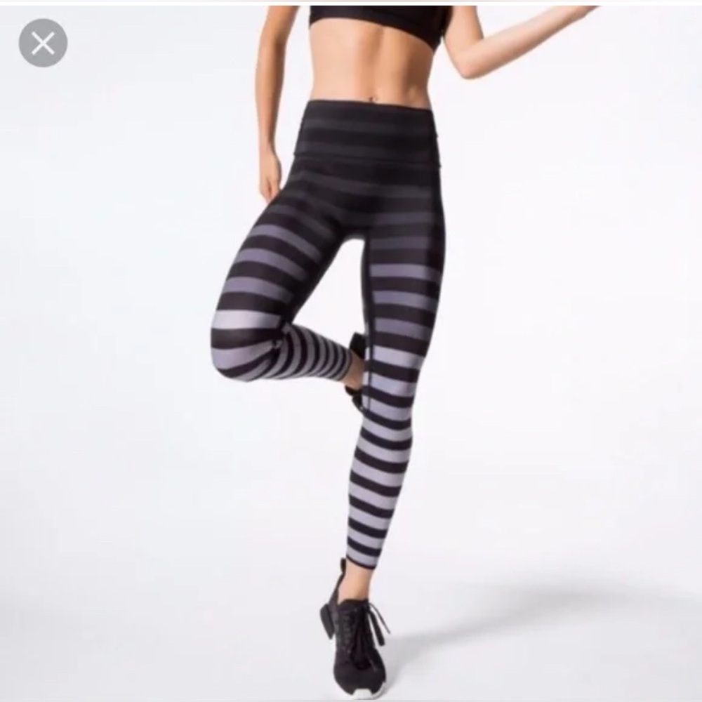 K-DEER Classic Black and Gray Leggings.   Size-Small